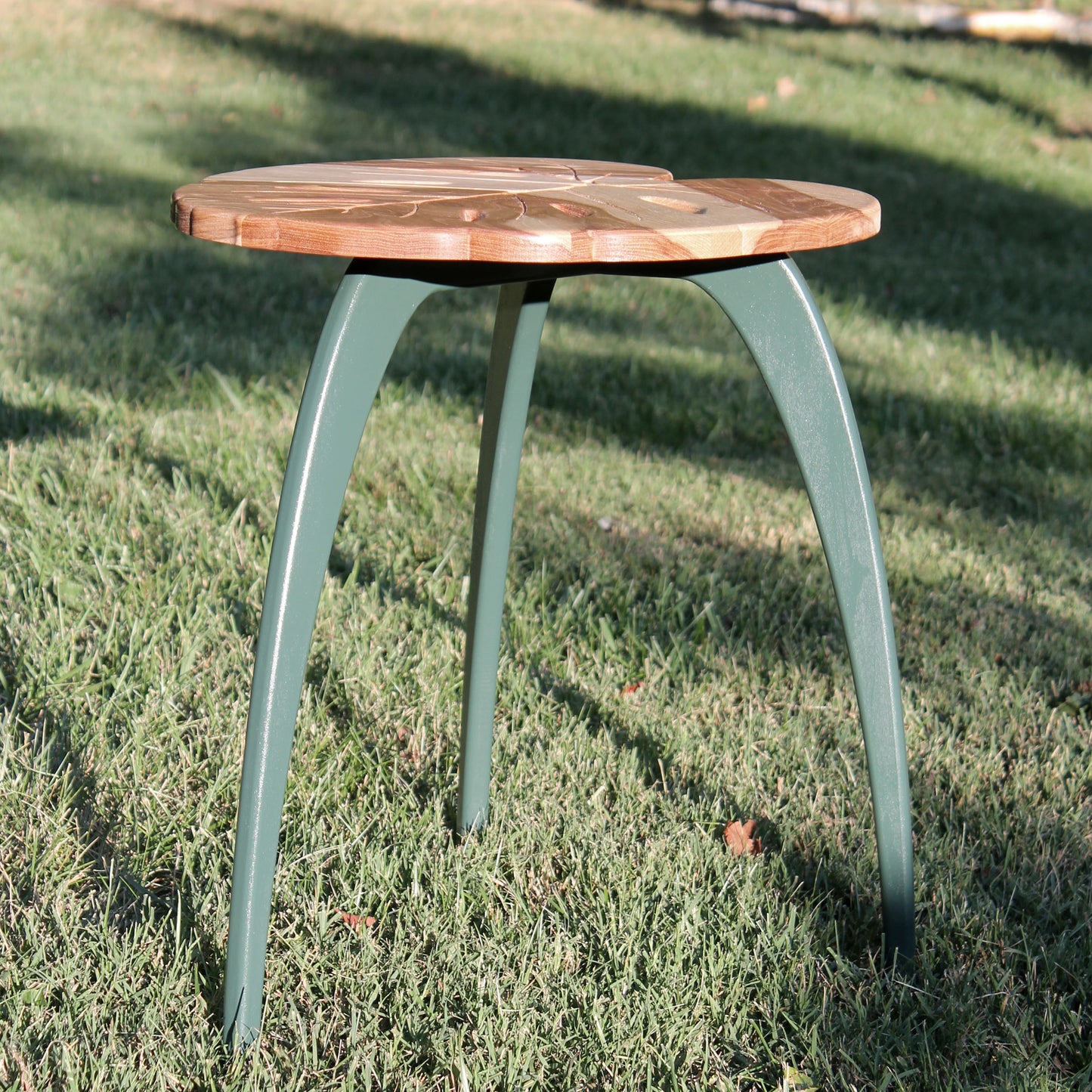 Monstera / Pothos Leaf Accent Table