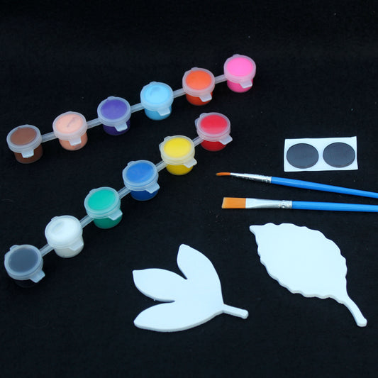 Paint-it-yourself Leaf Kit