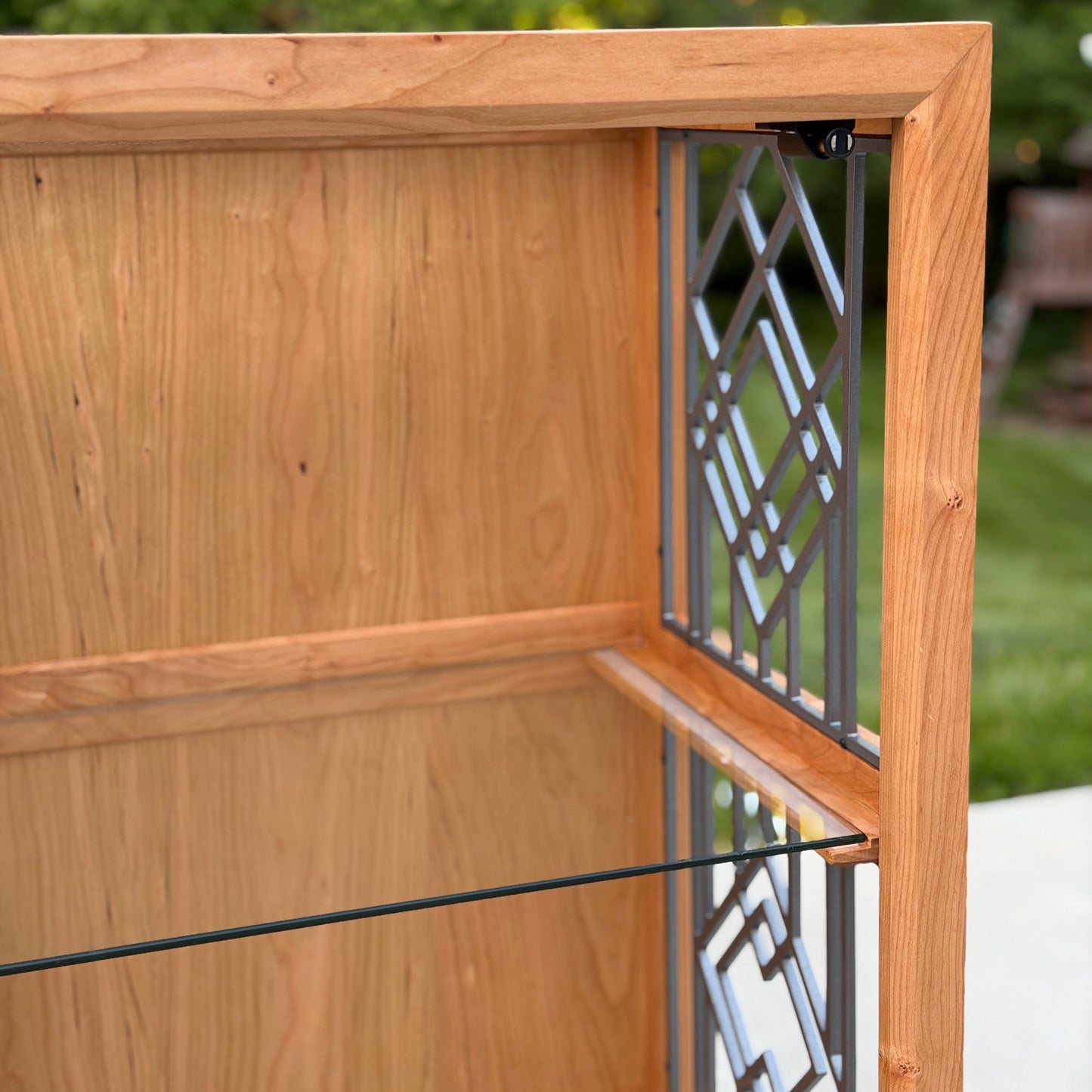 Respiré: The plant cabinet that breathes (Medium)